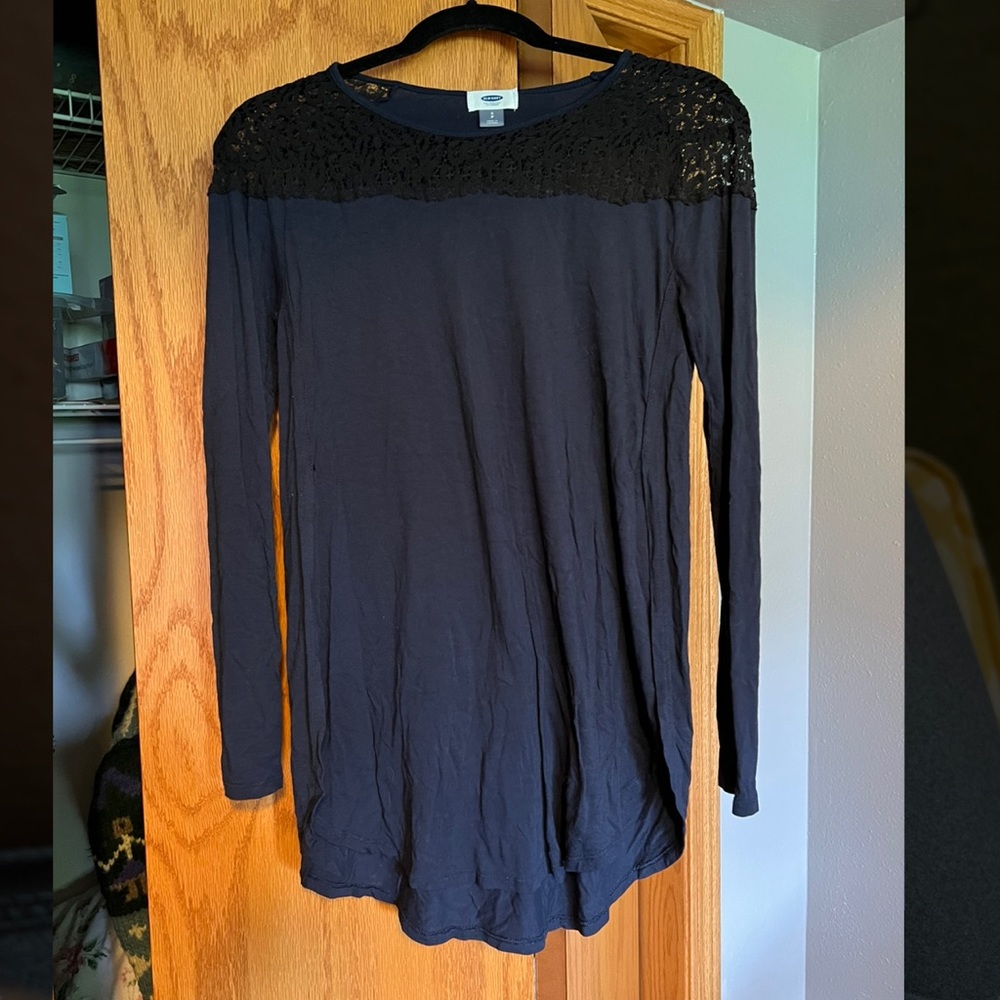 old navy tunic, navy blue with black lace, women’s size small